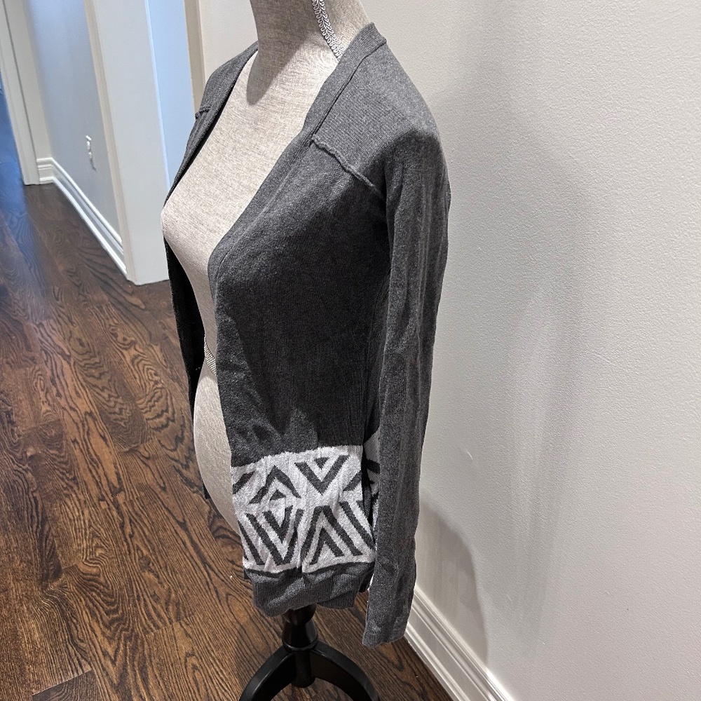Iviva Cardigan - Picture 2 of 4